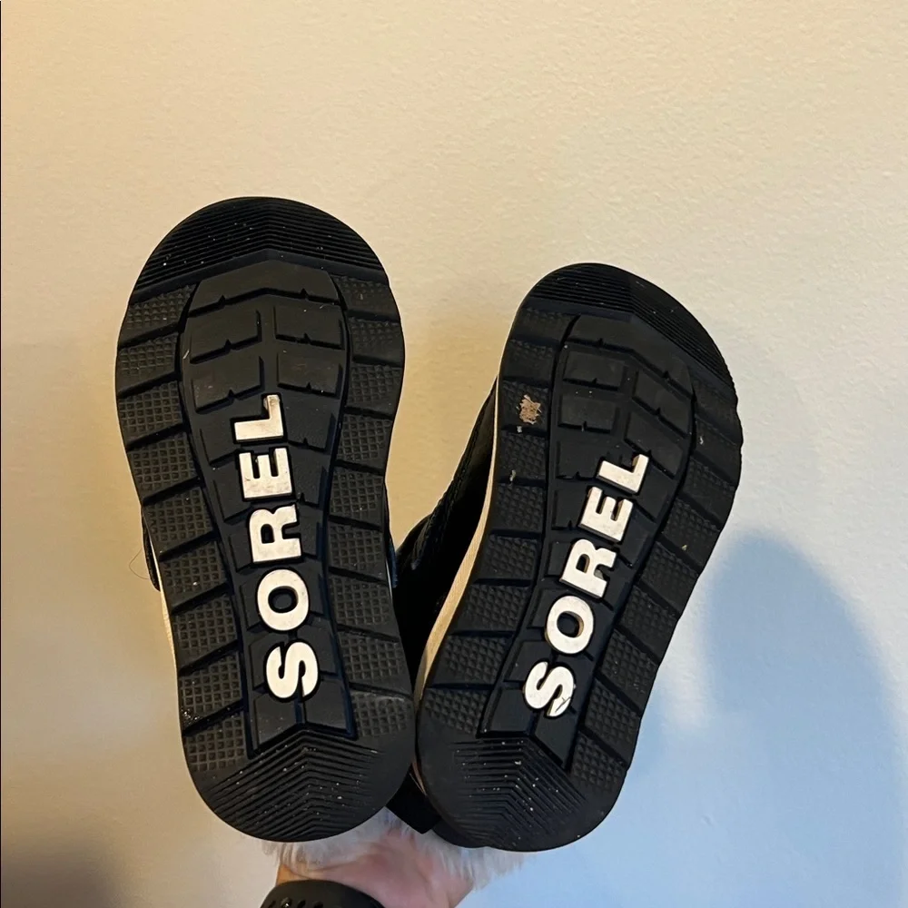 Sorel Black Winter Boots with Faux Fur Trim